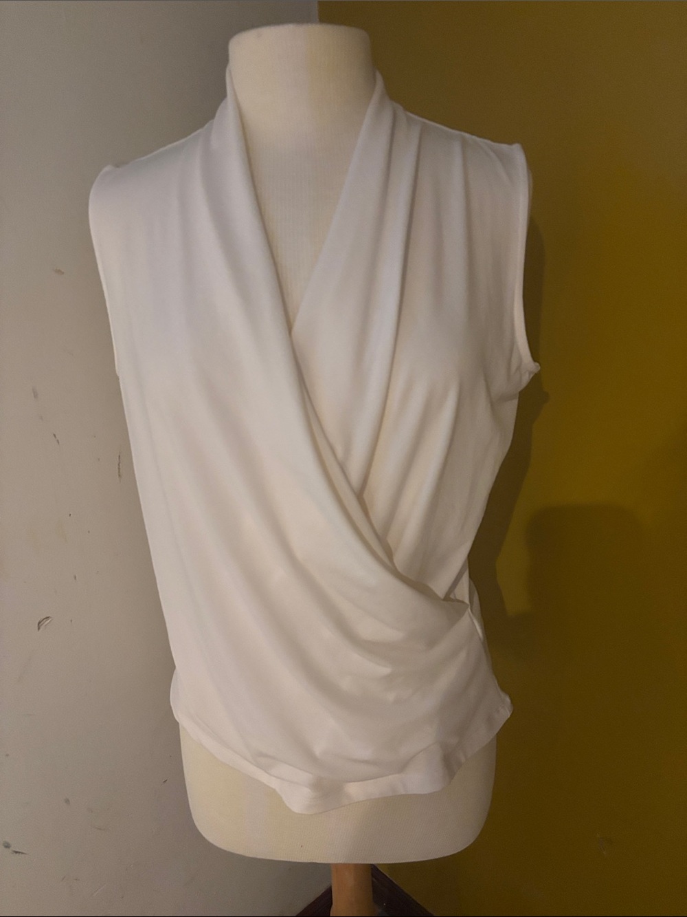 Tahari White Sleeveless Surplice Wrap Camisole